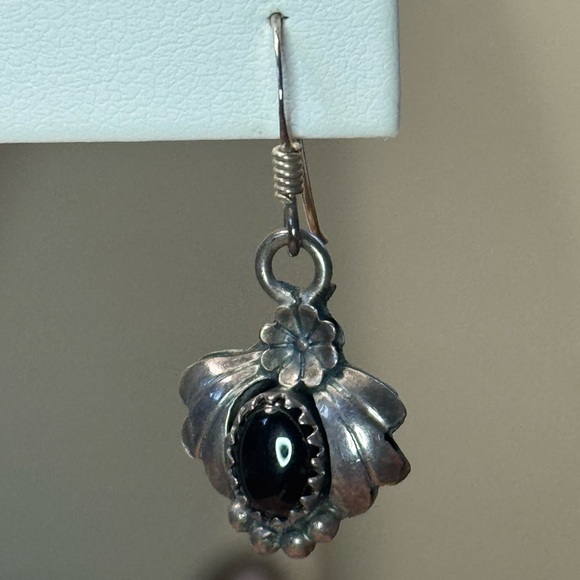 🍀Sterling Silver Onyx Vintage Earrings - Picture 3 of 5